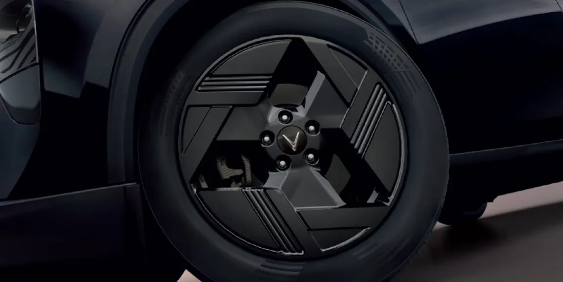 VinFast alloy wheel and tyre