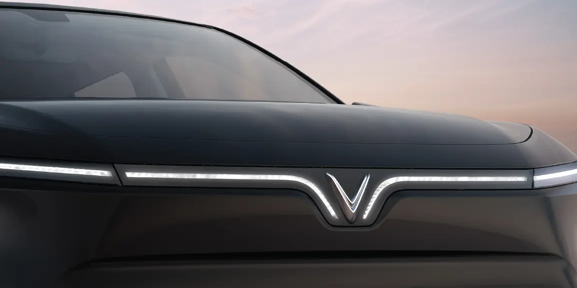 VinFast front lighting and emblem