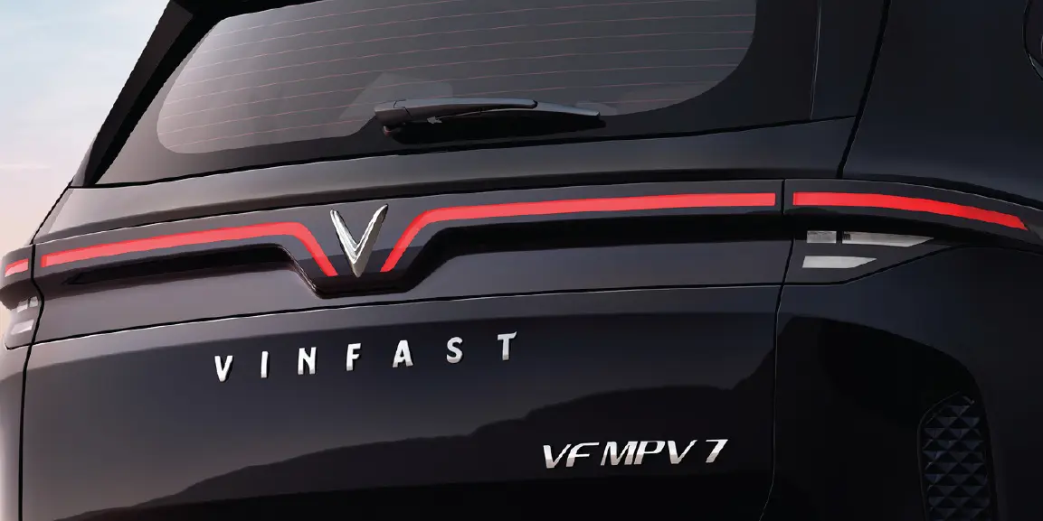 VinFast VF MPV 7 rear lighting and badge